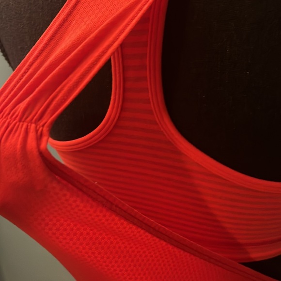 Lululemon No Limits Red Tank Size 4 - Picture 8 of 11